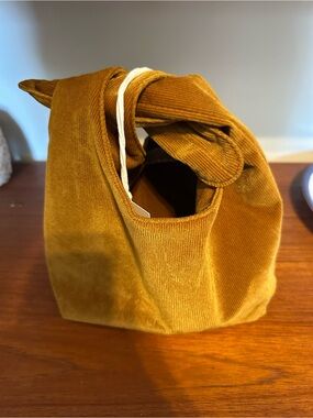 Merit Beauty Signature Bag